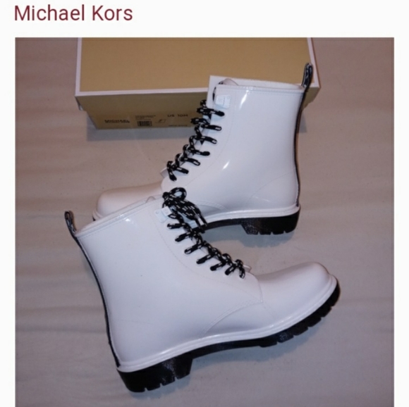 Michael Kors Rainboots - Picture 4 of 4